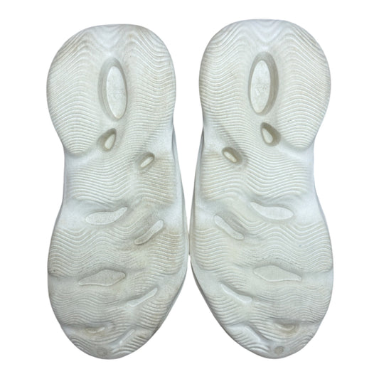YZY FOAM RNNR ARARAT